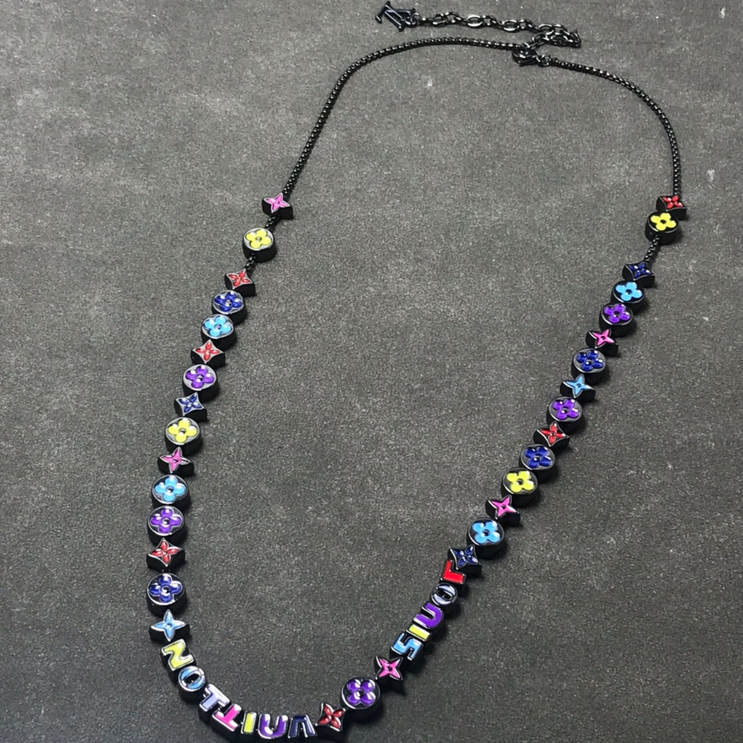EN – Lux LV Necklaces 021