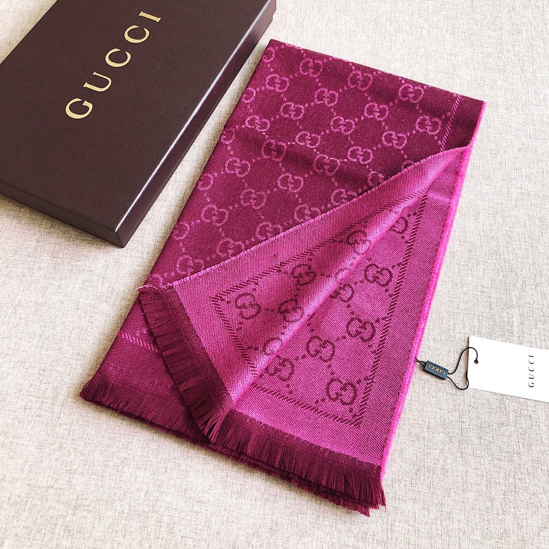 EN – Luxury GCI Scarf 012