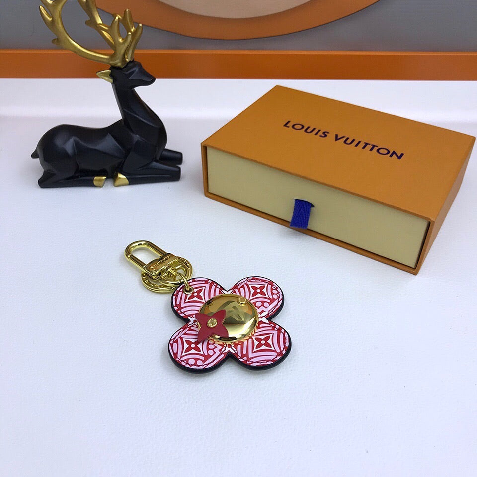EN – Lux Keychains LUV 018