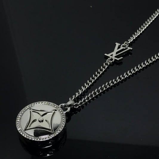 EN – Lux LV Necklaces 029