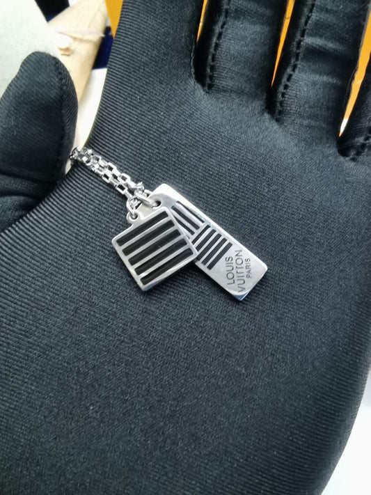 EN – Lux LV Necklaces 014