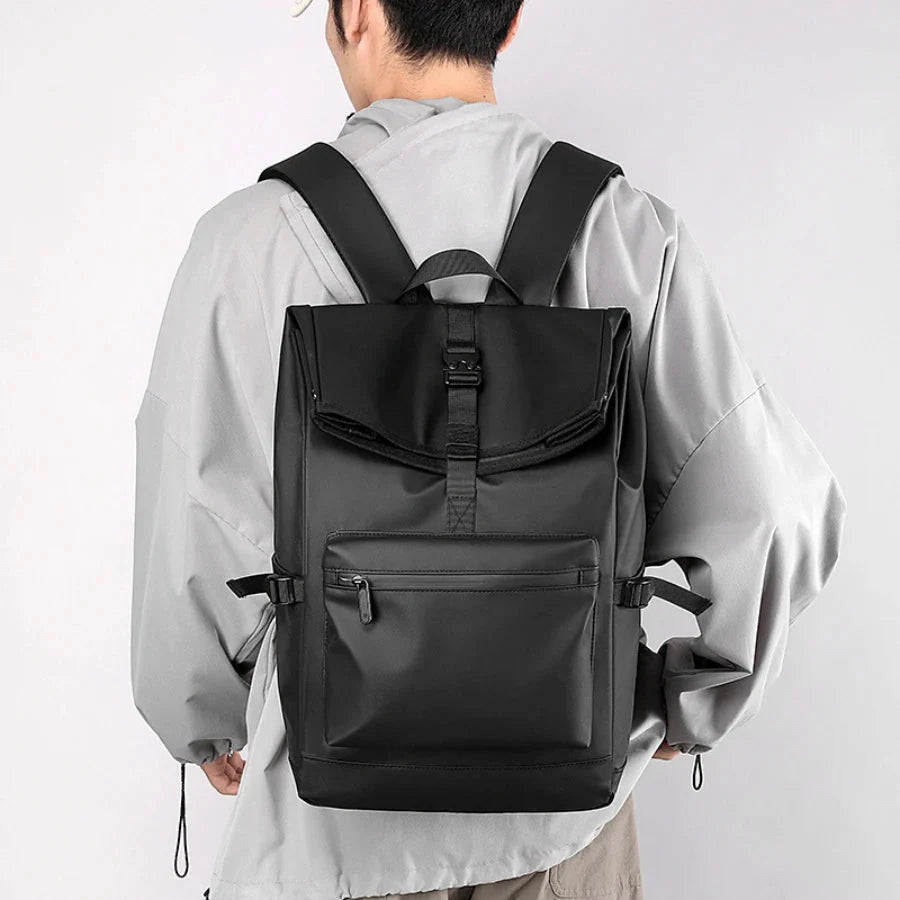 17-Inch Urban Men's Waterproof Backpack