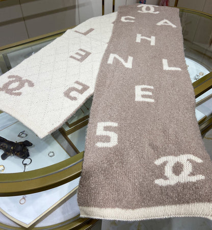 EN – Luxury CHL Scarf 006