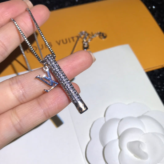 EN – Lux LV Necklaces 077