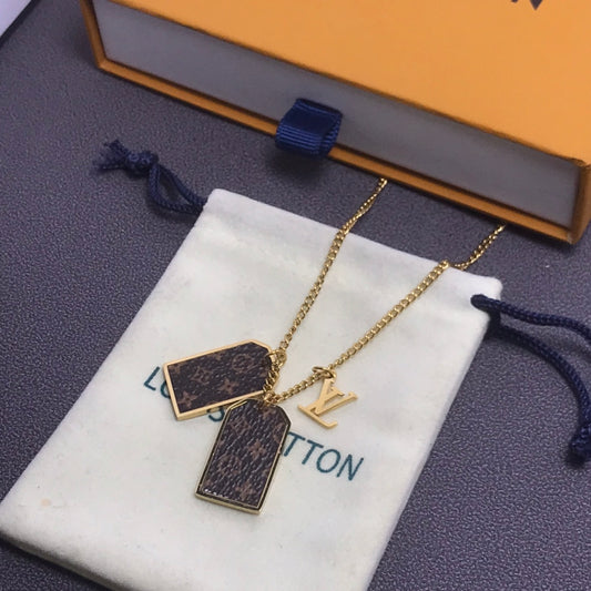 EN – Lux LV Necklaces 082