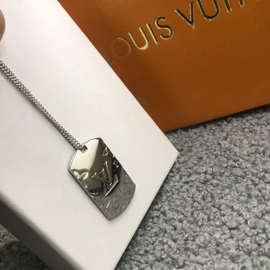 EN – Lux LV Necklaces 015