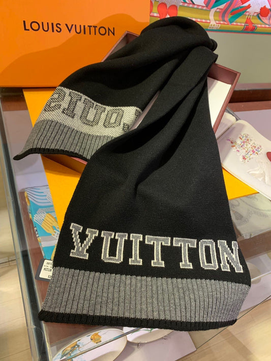 EN – Luxury LUV Scarf 028