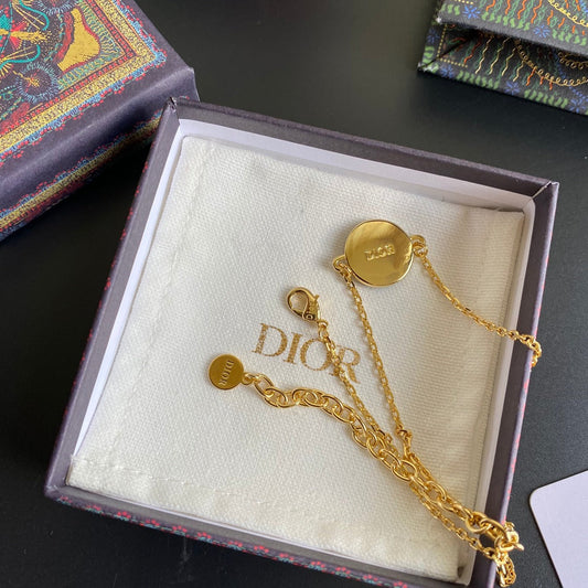 EN – Lux Necklace DIR001
