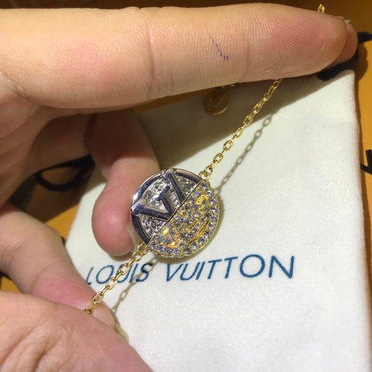 EN – Lux LV Necklaces 095