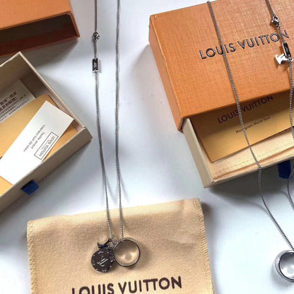 EN – Lux LV Necklaces 010