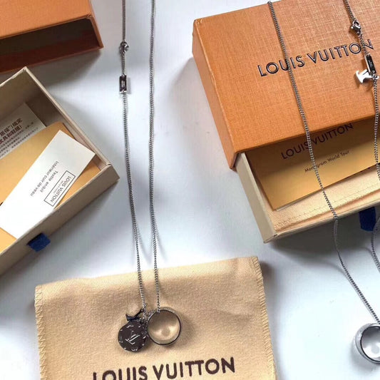 EN – Lux LV Necklaces 010