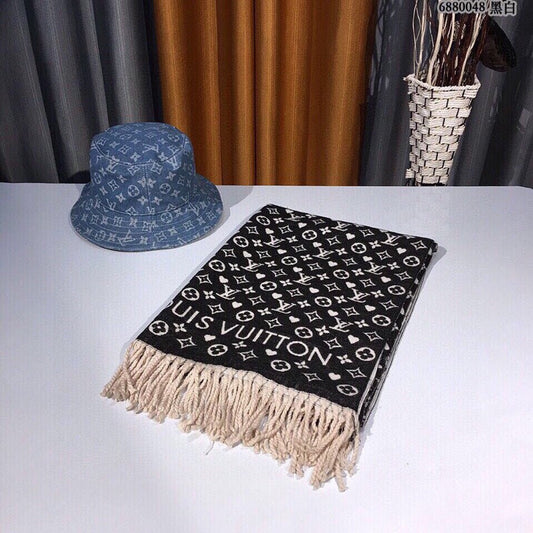 EN – Luxury LUV Scarf 031