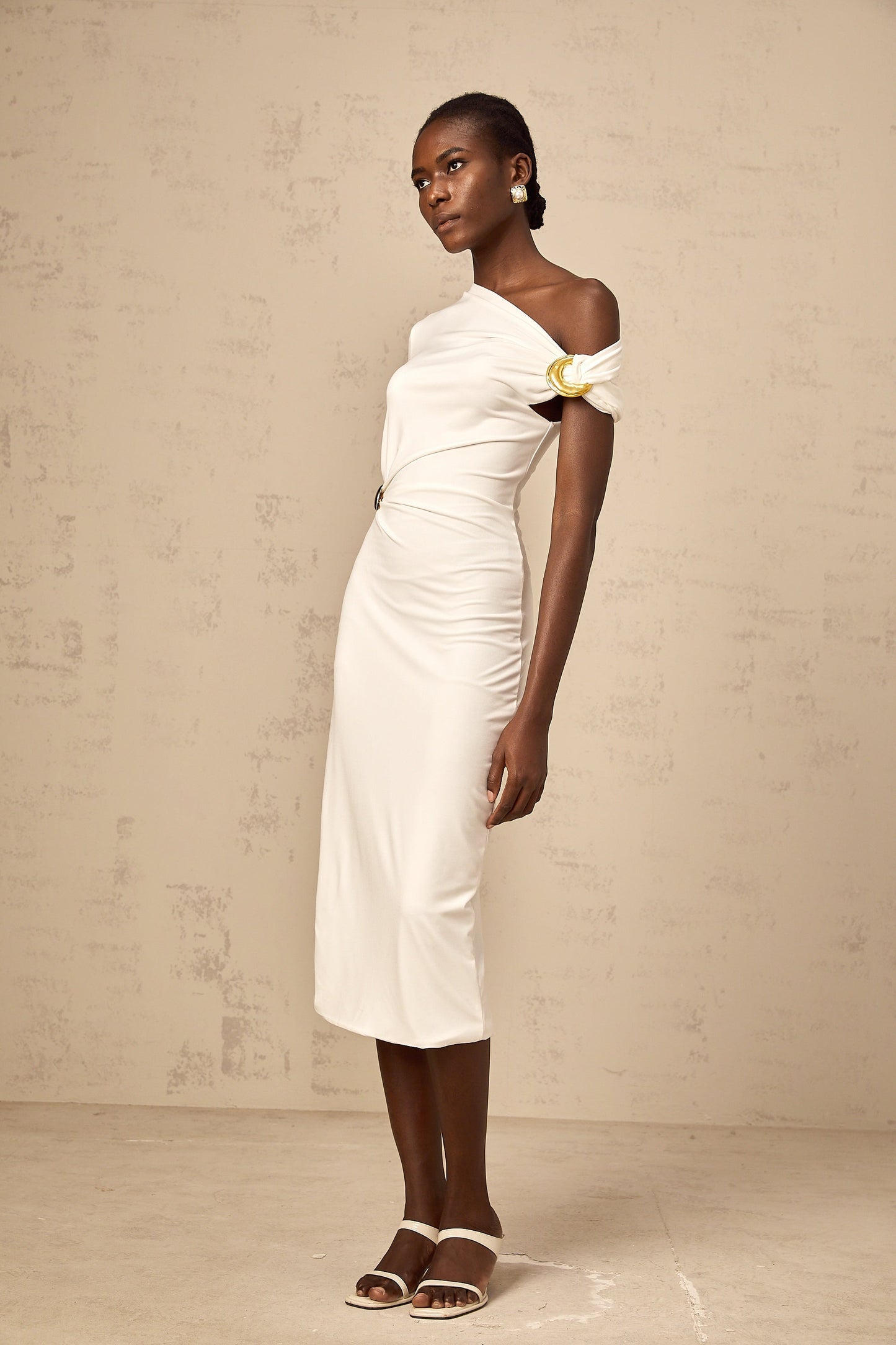 Béryl white asymmetrical buckle midi dress