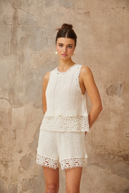 Gisèle White Floral Appliqué Crochet Knit  Two-Piece Top and Shorts Set