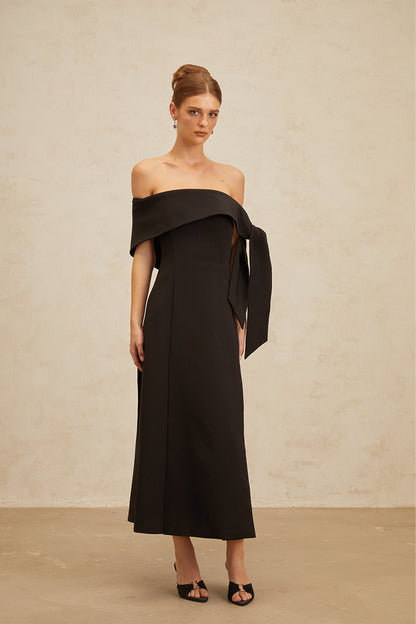 Bianca Black Off-Shoulder Bowknot Maxi Dress