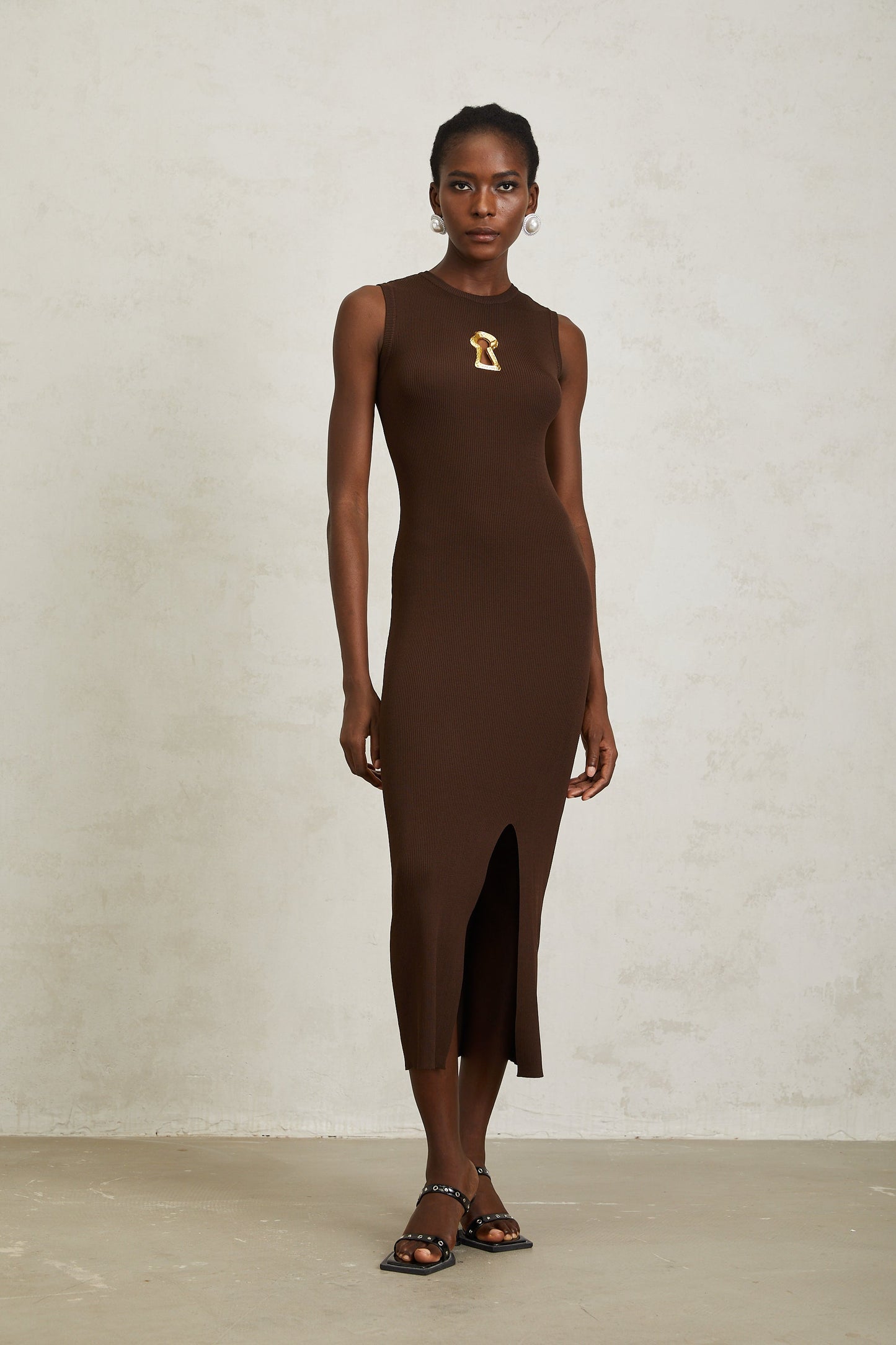 Gaëlle Brown Keyhole Ribbed Knit Midi Dress