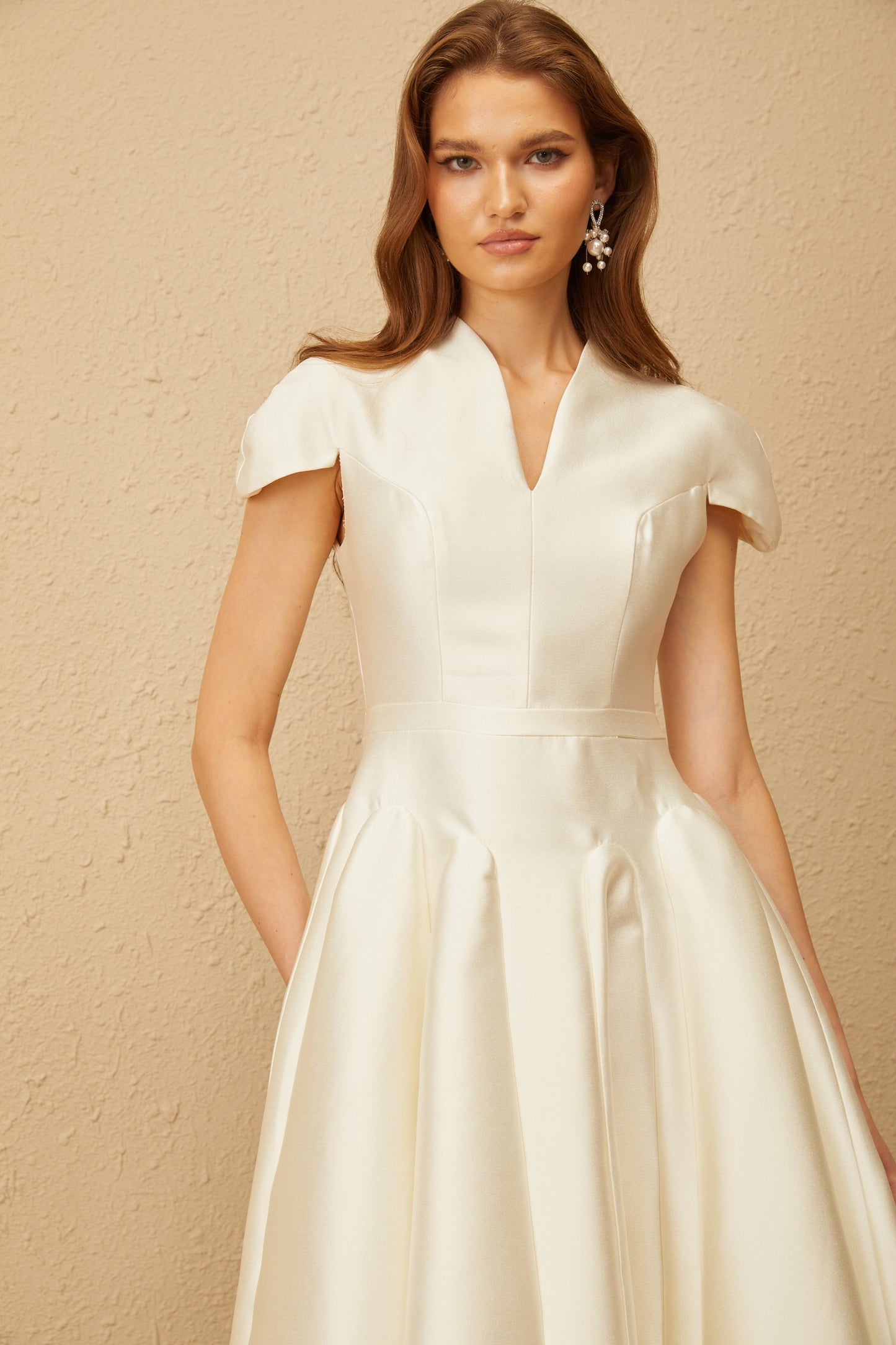 Aventin White Godet Design Midi Dress