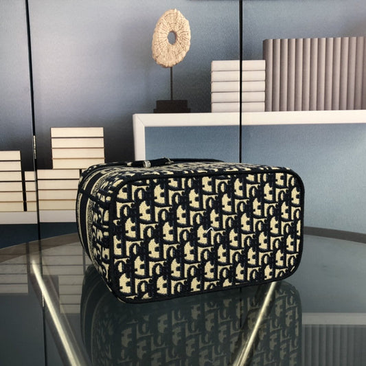 Dior Oblique Diortravel Vanity Case