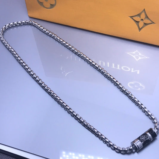EN – Lux LV Necklaces 003
