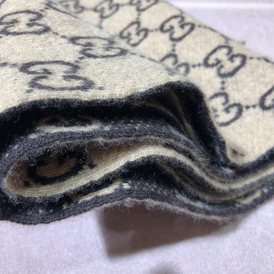 EN – Luxury GCI Scarf 009
