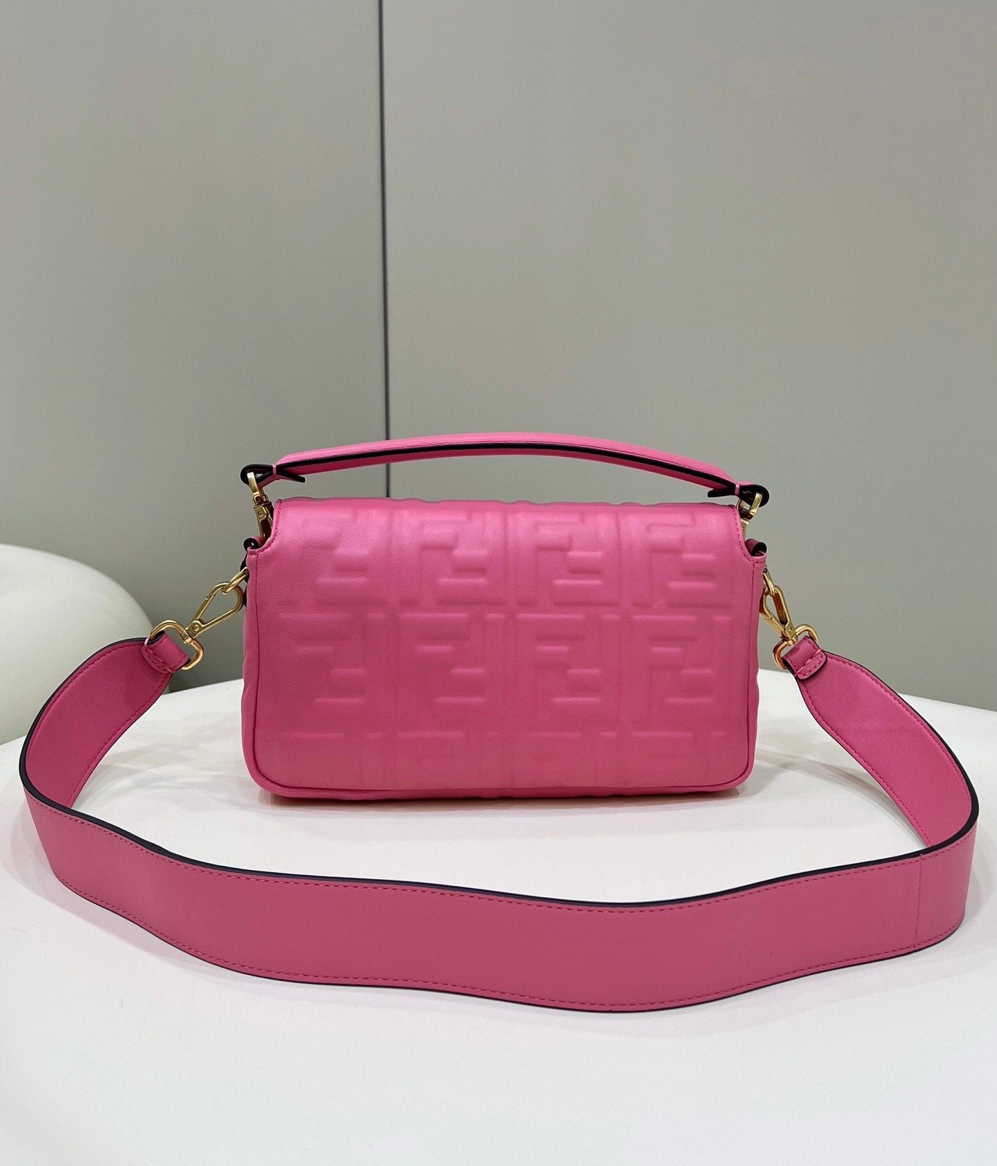 FI Baguette Pink For Women, Women’s Handbags, Shoulder And Crossbody Bags 10.6in/27cm FF 8BR600