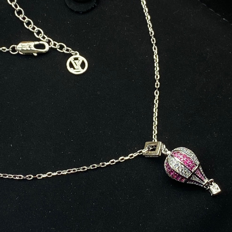 EN – Lux LV Necklaces 035