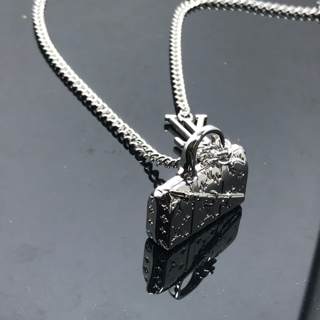 EN – Lux LV Necklaces 030