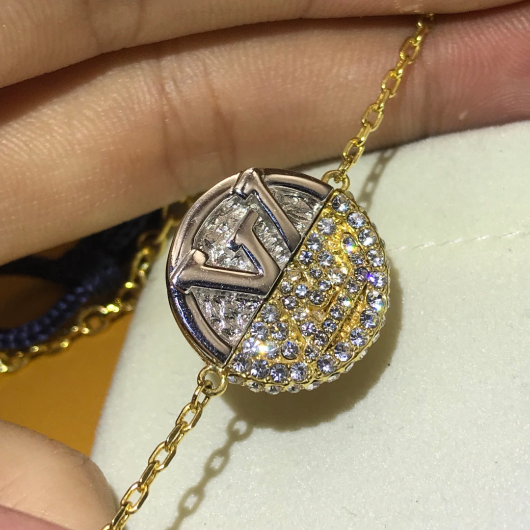 EN – Lux LV Necklaces 095