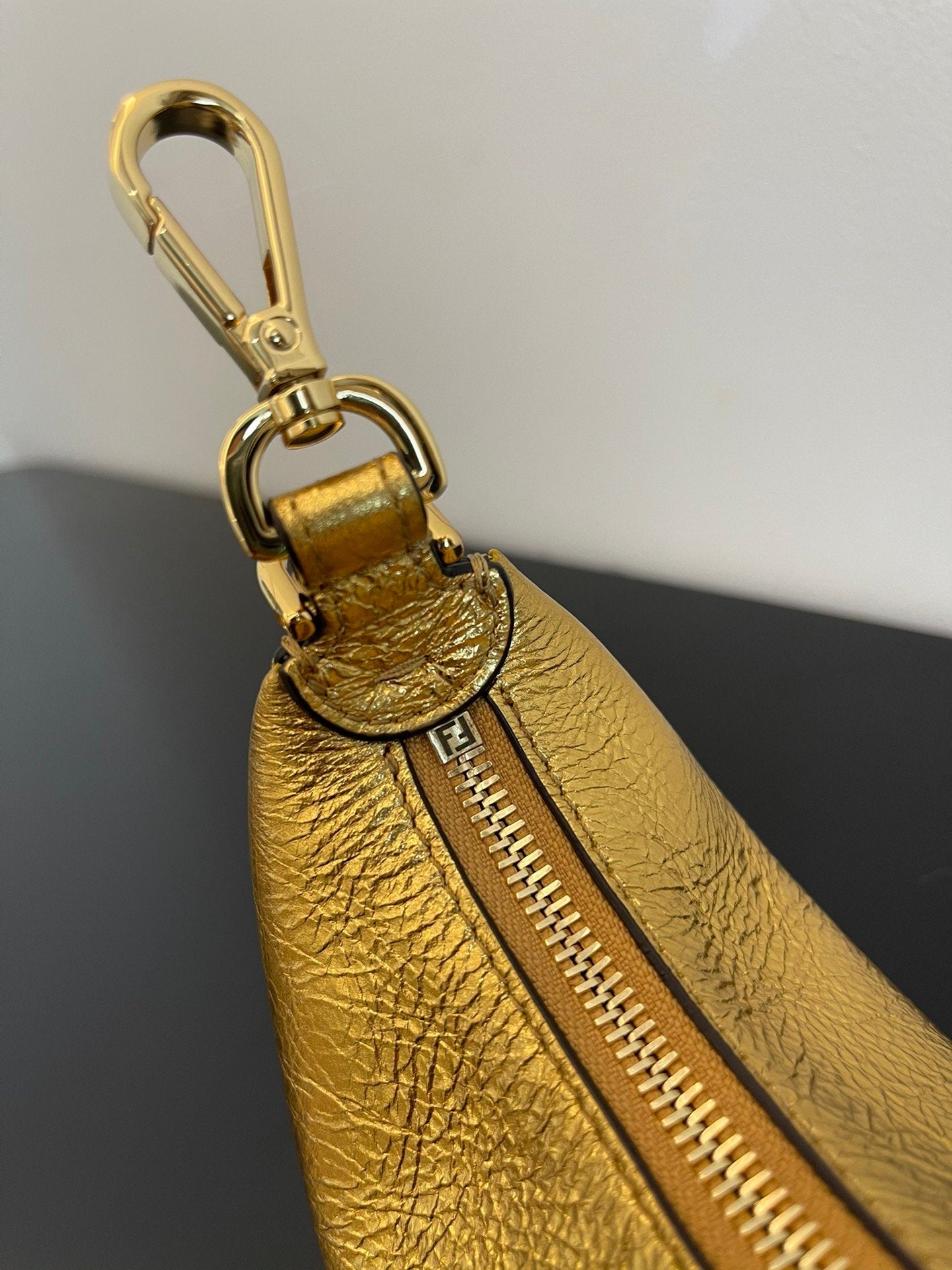 FI Nano FIgraphy Gold For Women, HandBags 6.7in/17cm FF 7AS089