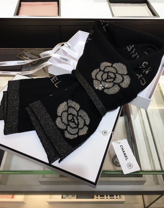 EN – Luxury CHL Scarf 001