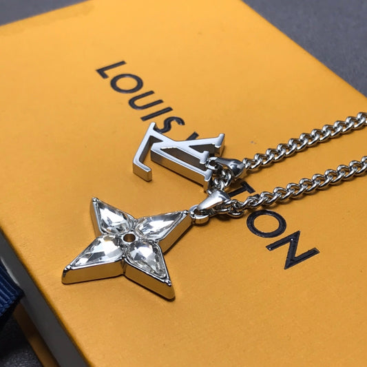 EN – Lux LV Necklaces 046