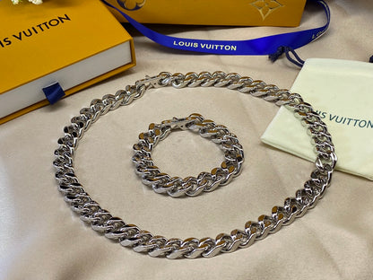 EN – Lux LV Necklaces 094