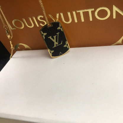 EN – Lux LV Necklaces 015