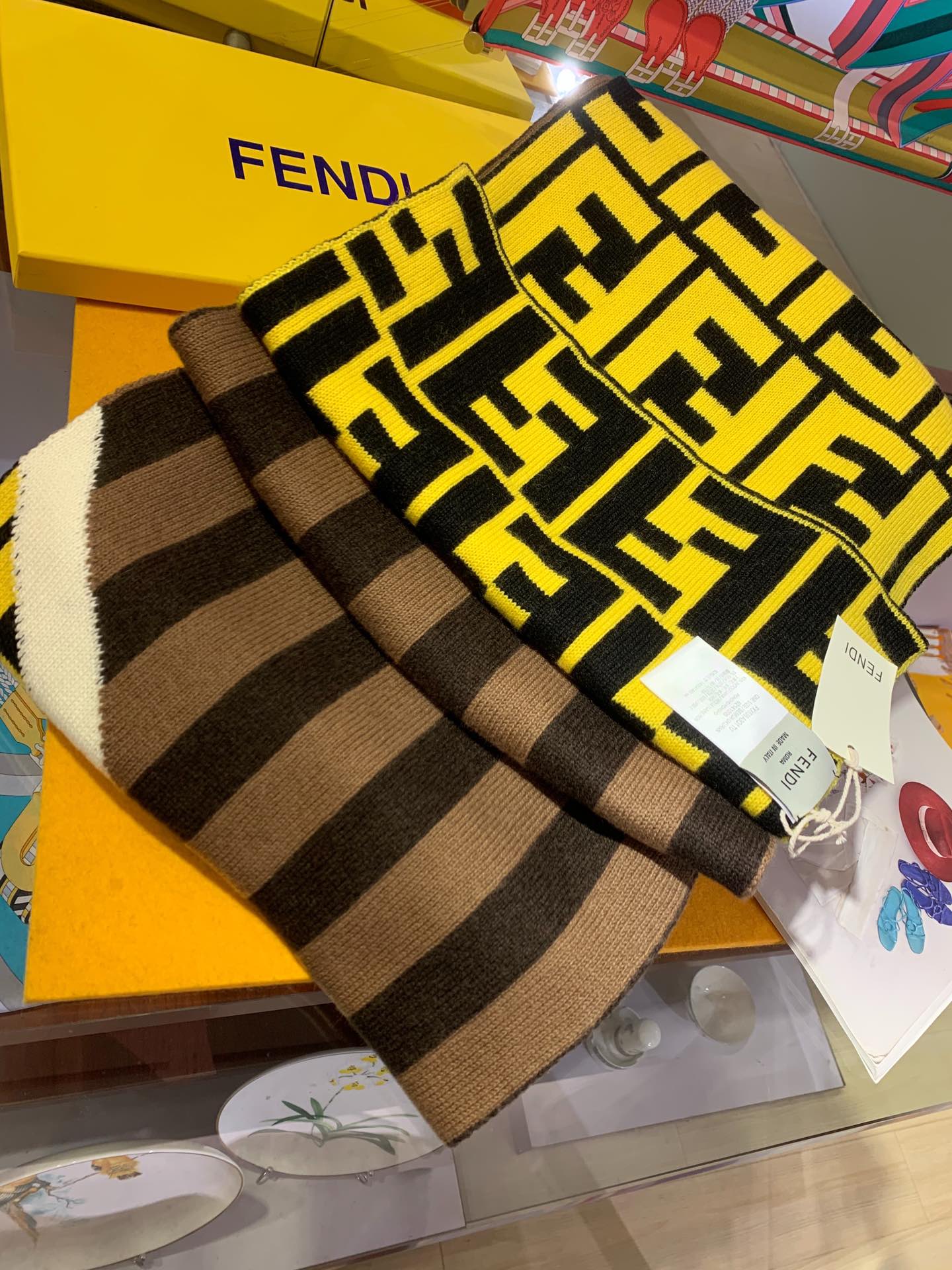 EN – Luxury FEI Scarf 008