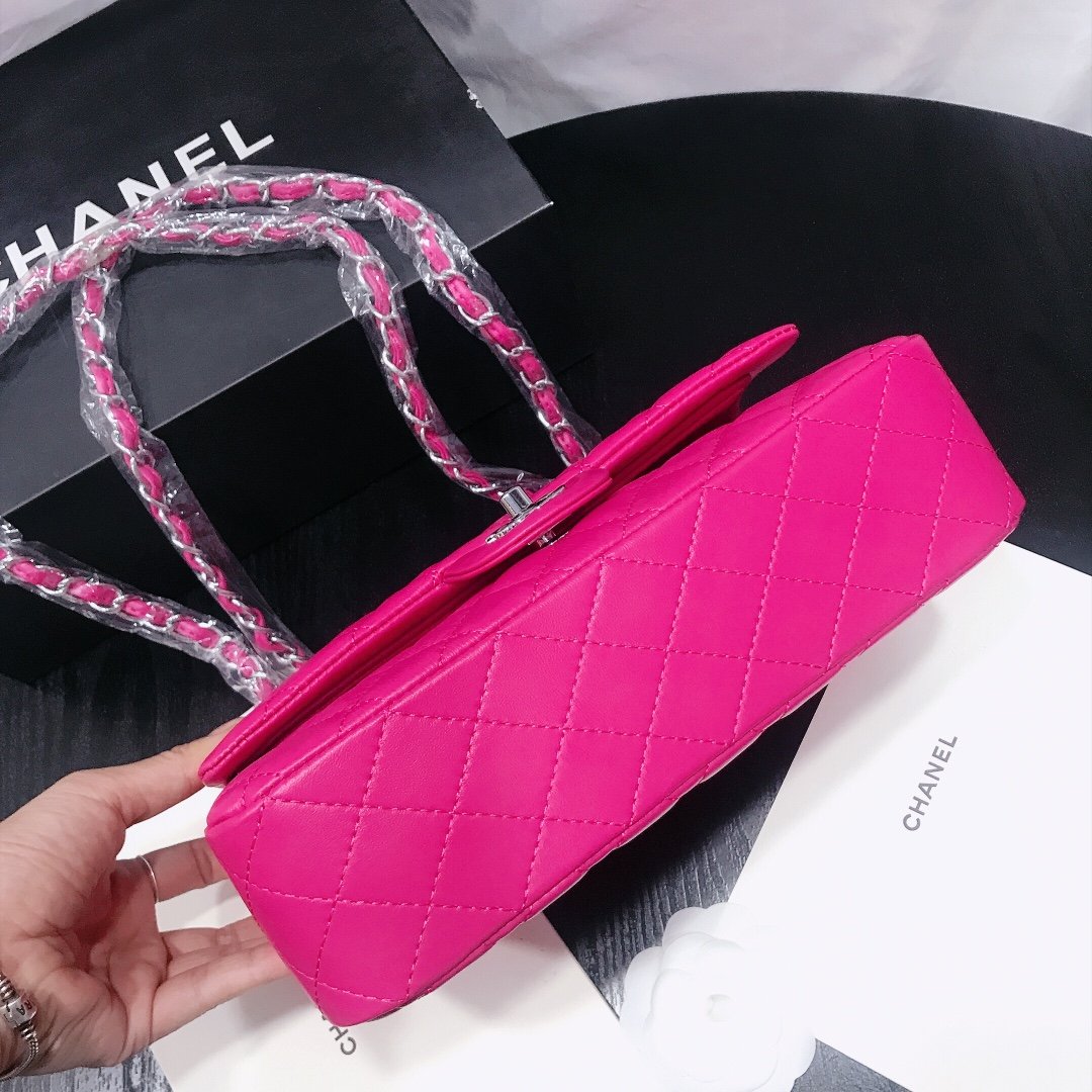 CHANEL Classic Flap Bag