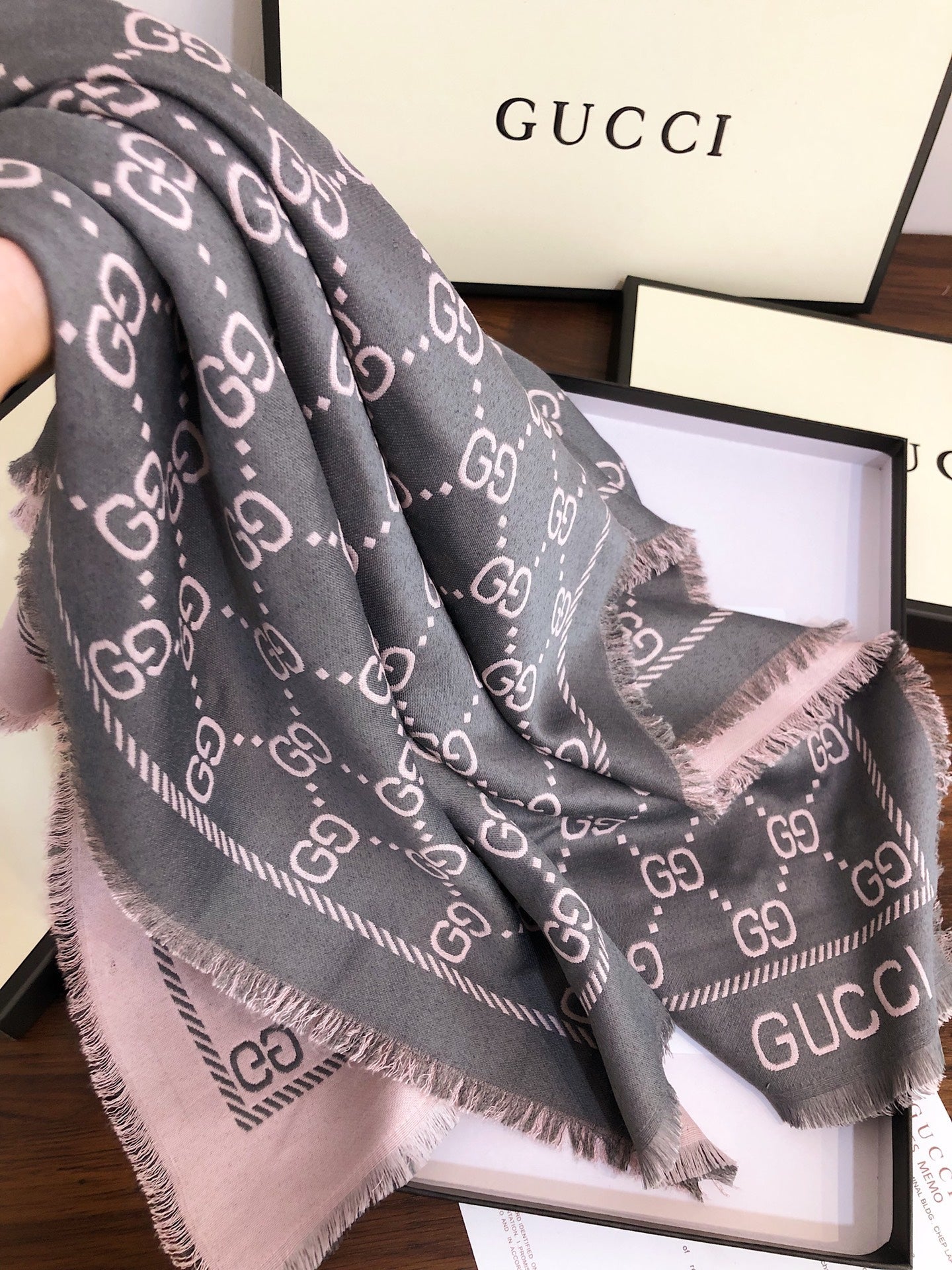 EN – Luxury GCI Scarf 028
