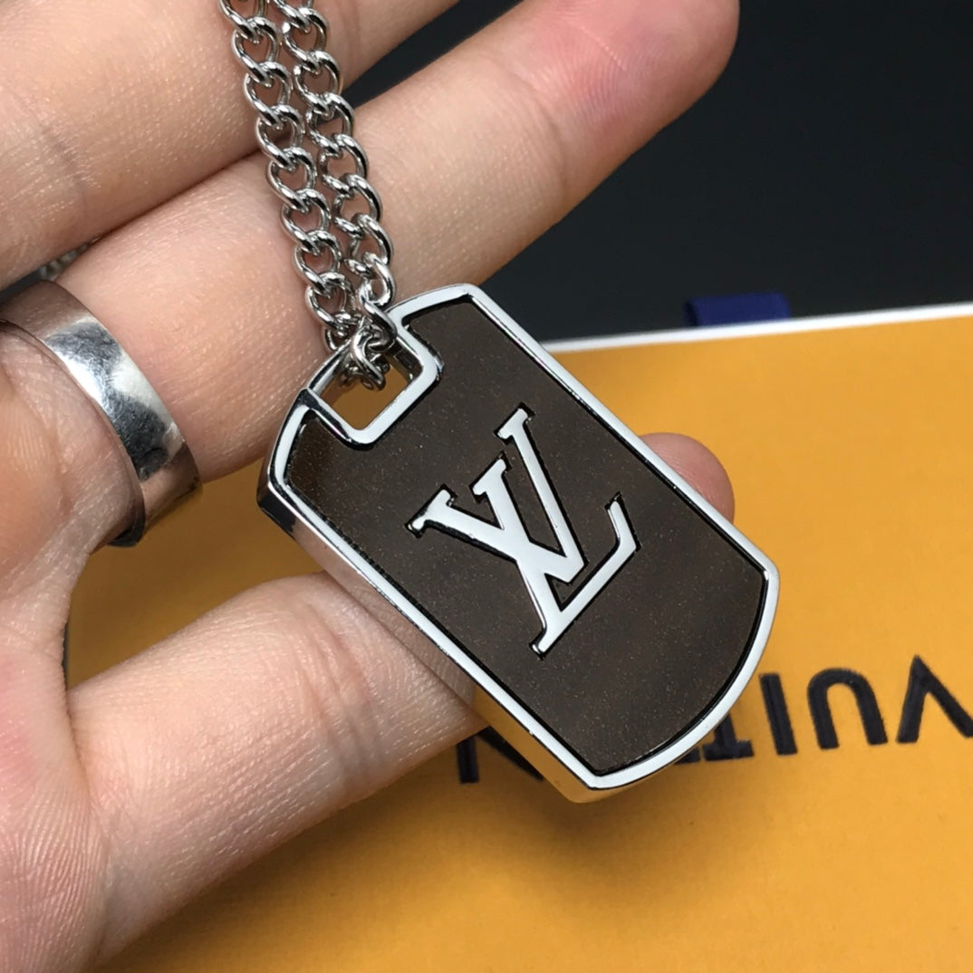 EN – Lux LV Necklaces 031