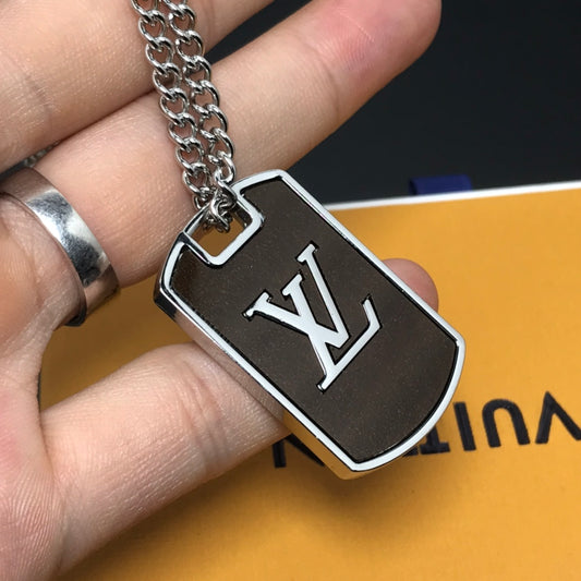 EN – Lux LV Necklaces 031