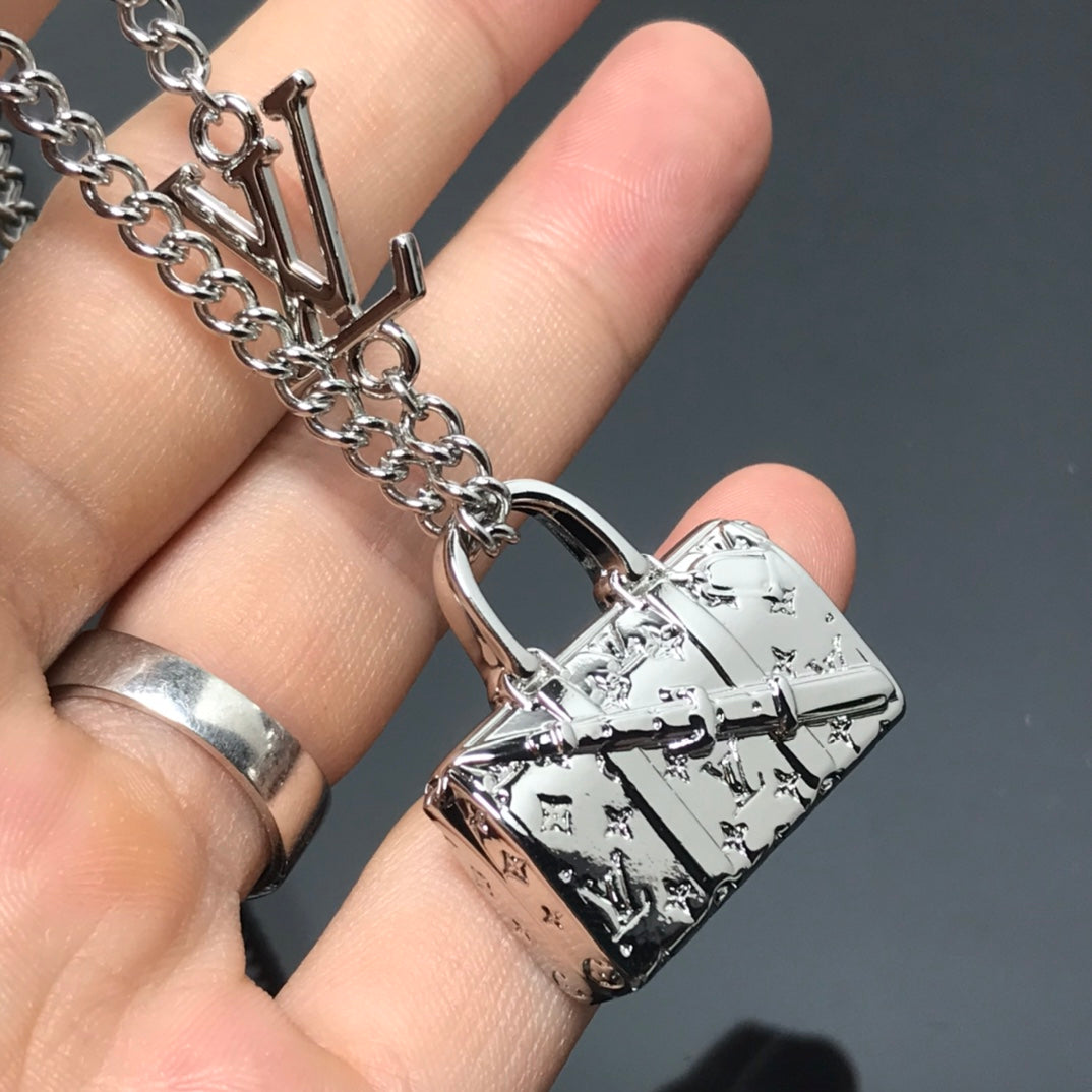 EN – Lux LV Necklaces 030
