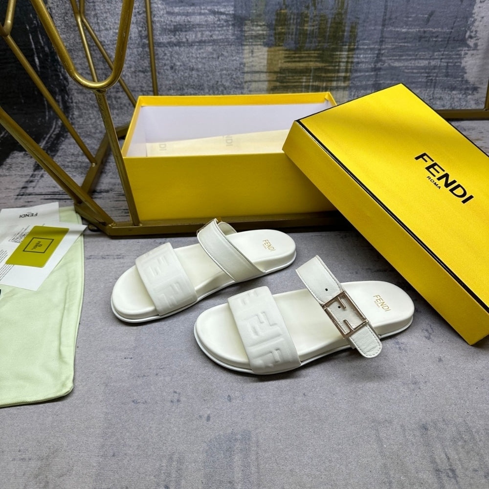 FENDI FEEL NAPPA LEATHER SLIDES WHITE 8X8710ABOHF1SVV