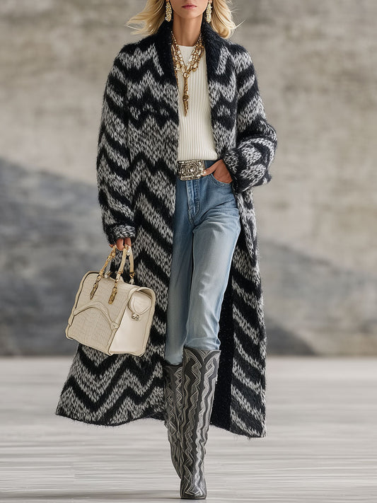 Fashion Retro Black And White Zigzag Striped Knitted Cardigan