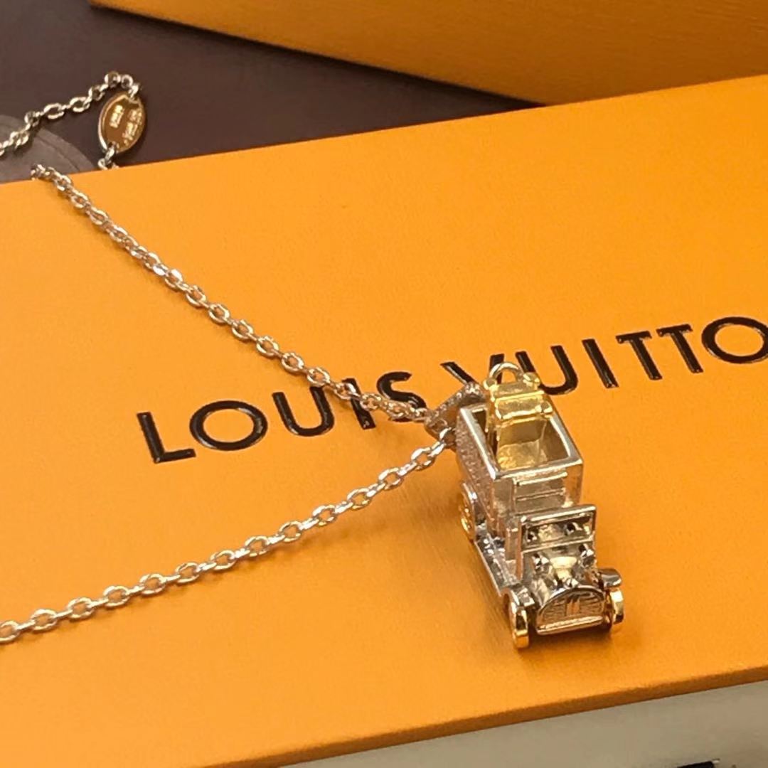 EN – Lux LV Necklaces 091