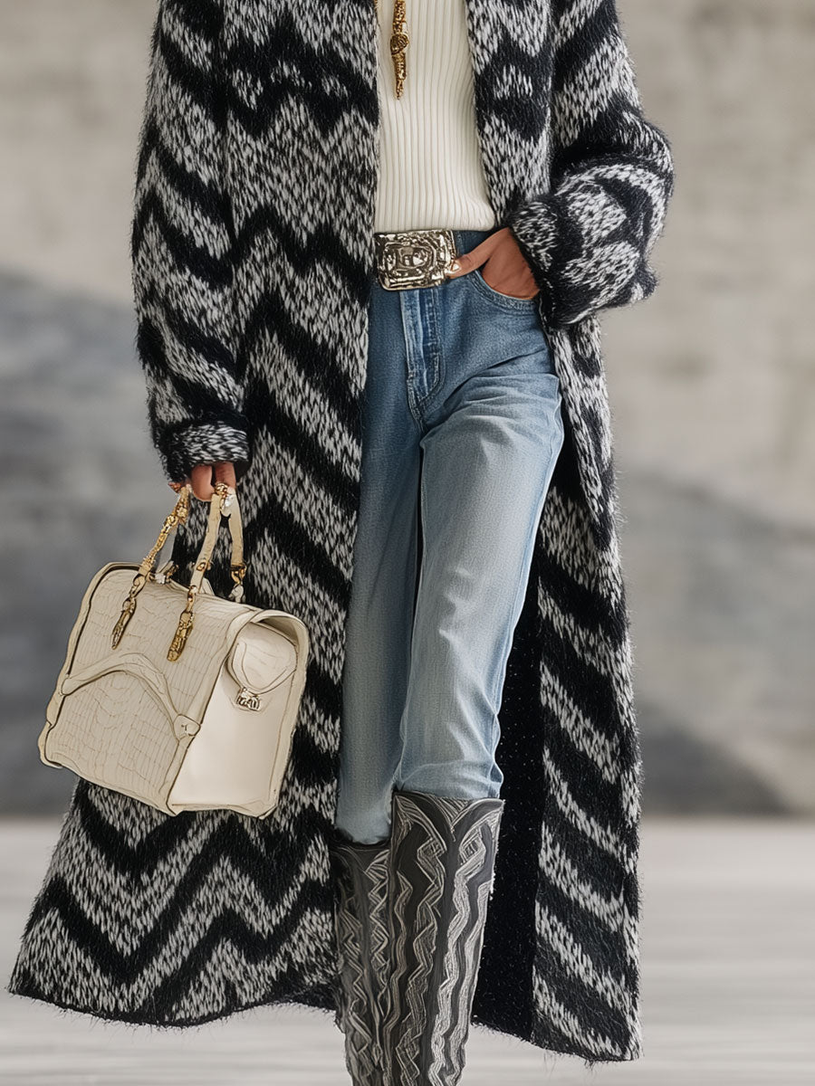 Fashion Retro Black And White Zigzag Striped Knitted Cardigan