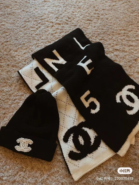 EN – Luxury CHL Scarf 013