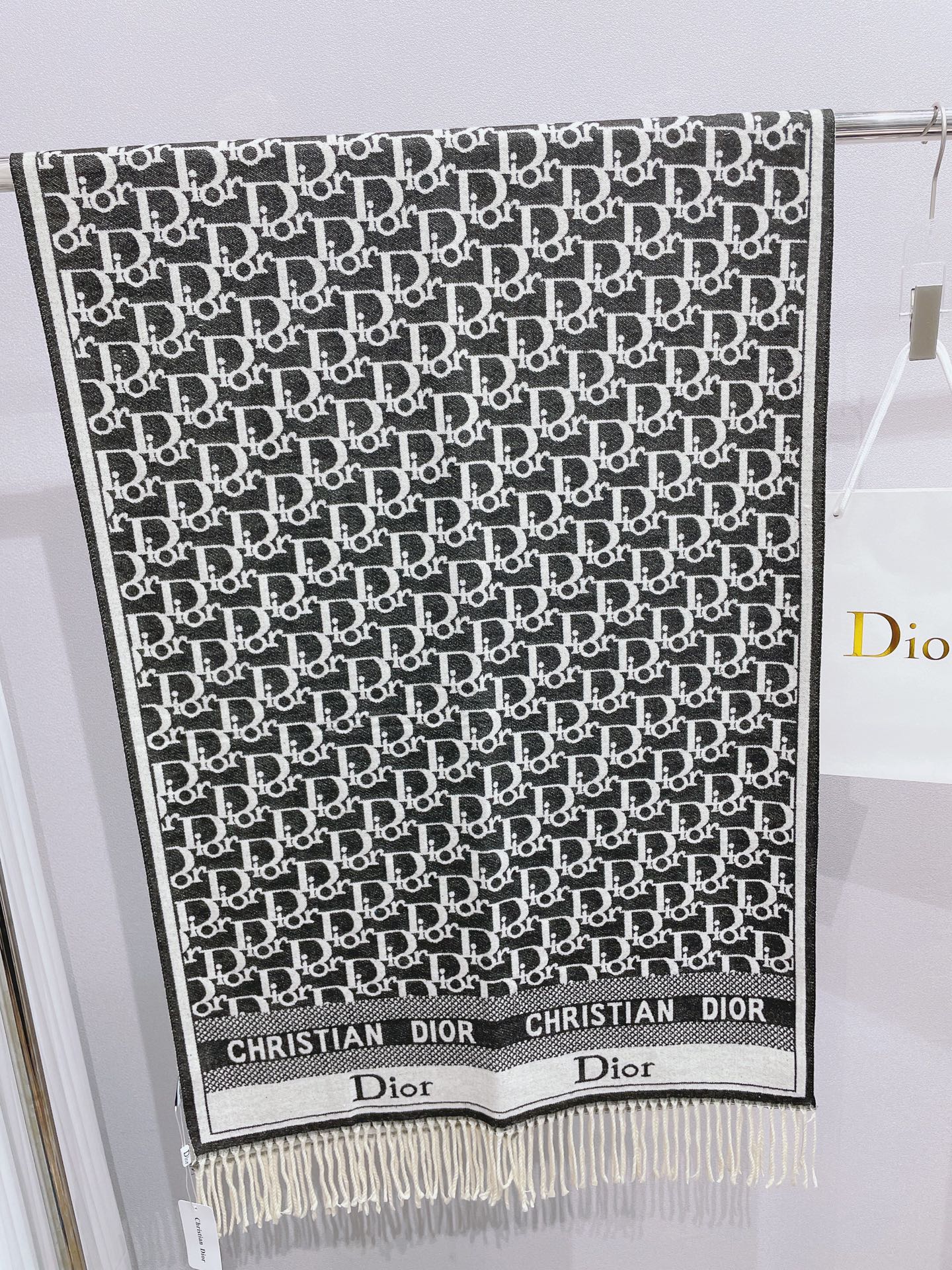 EN – Luxury DIR Scarf 004