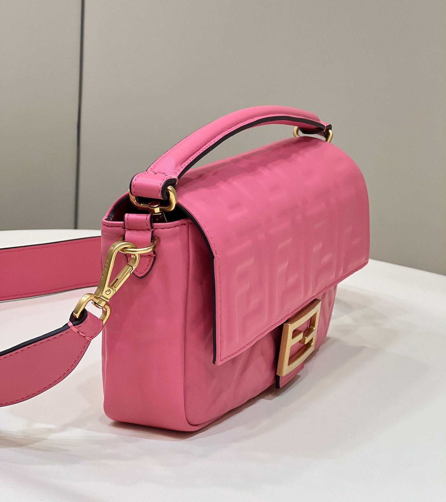 FI Baguette Pink For Women, Women’s Handbags, Shoulder And Crossbody Bags 10.6in/27cm FF 8BR600