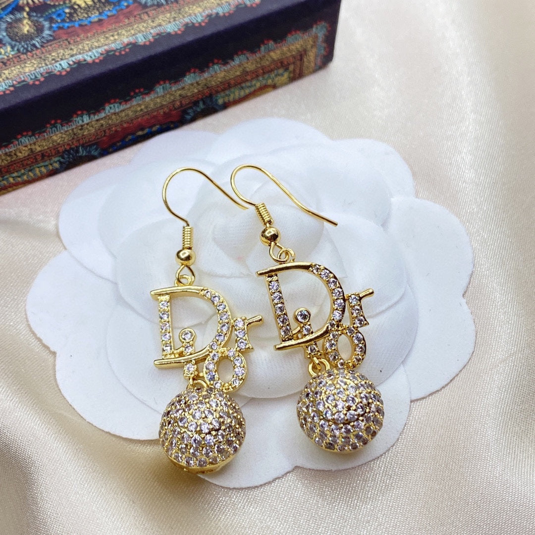 EN – Lux Earring DIR 003