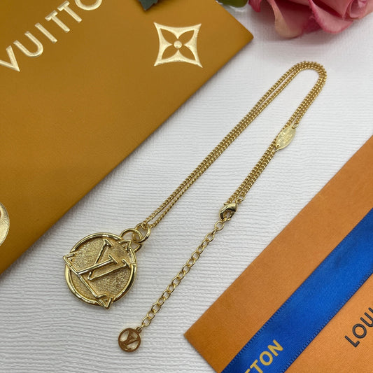 EN – Lux LV Necklaces 064