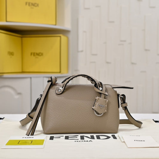 FENDI BY THE WAY SELLERIA MEDIUM GREY 20CM  8BL155ASU2F04Y9