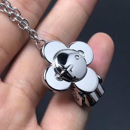 EN – Lux LV Necklaces 049